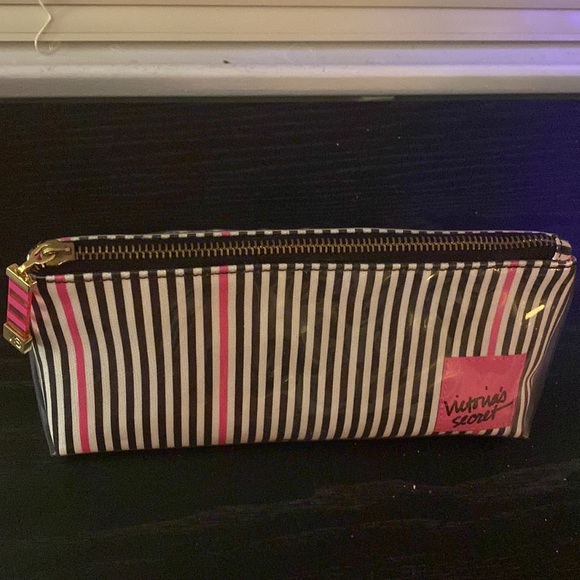 Victoria’s Secret make up bag NWOT. - Picture 4 of 11